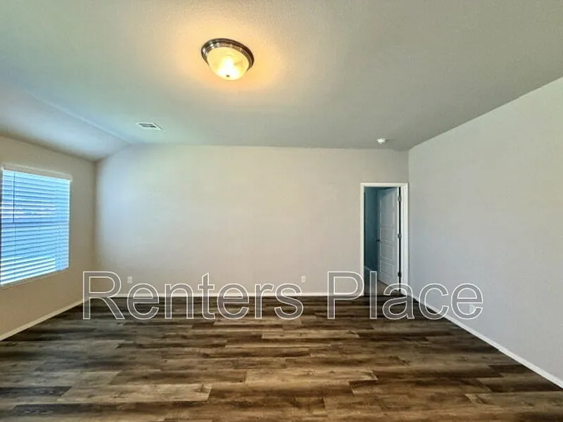 3 bed, 2.0 bath, 1594 sqft, $1,695 — Photo 3