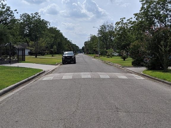 5th image of 7801 Pecan Villas Dr
