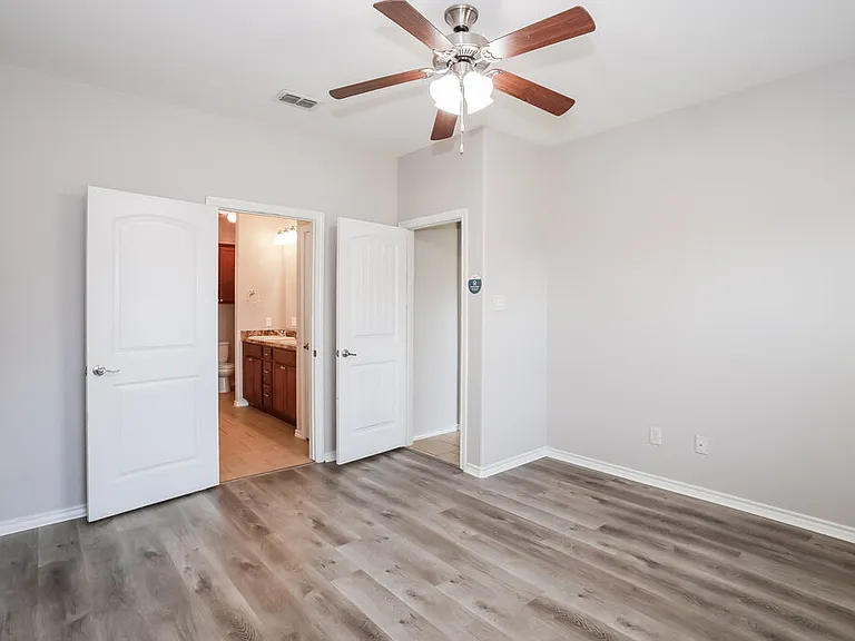 5126 Meadow Ln — Photo 10