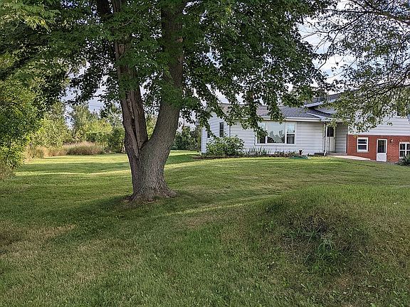 3rd image of 12860 New Holland St