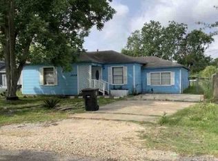 2649 Boyd Ave, Groves, TX 77619