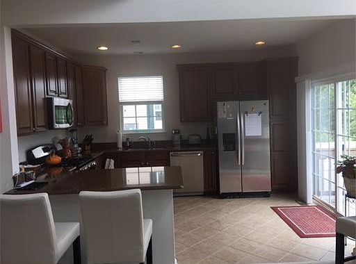 3rd image of 2343 Berkshire Ln