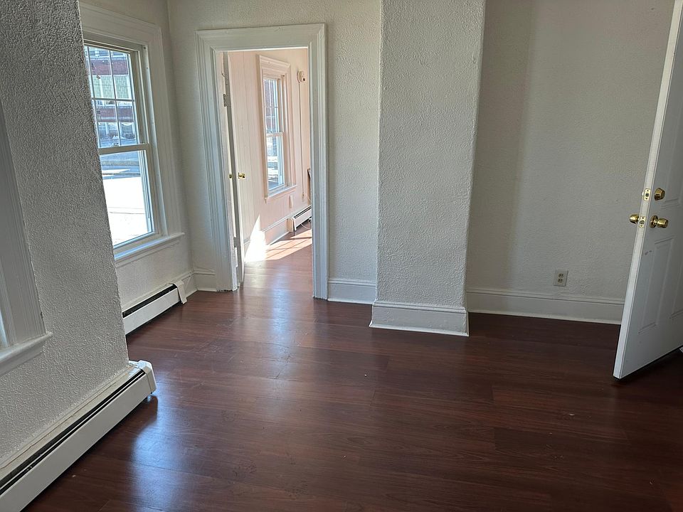 2nd image of 175 Alfred St #103