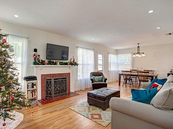 2nd image of 1021 Salisbury Ct