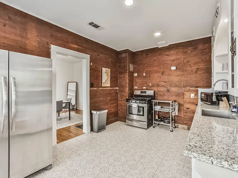 4518 Bernardo De Galvez Ave — Photo 14