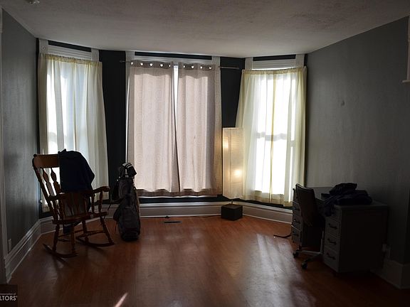 2nd image of 504 S Market St