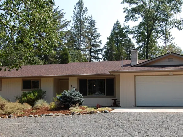 196 Surrey Dr, Grants Pass, OR 97526