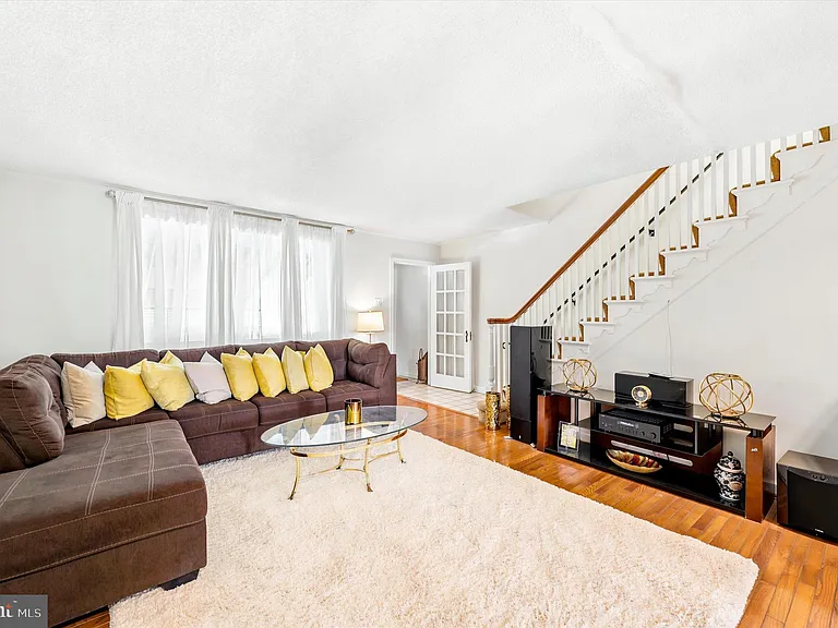1043 N 68th St — Photo 2