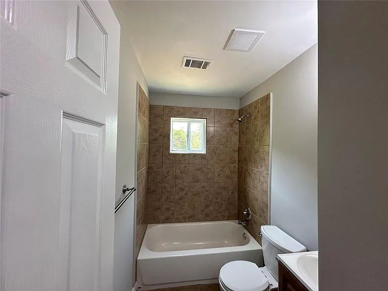 2397 Sandy Plains Rd — Photo 12