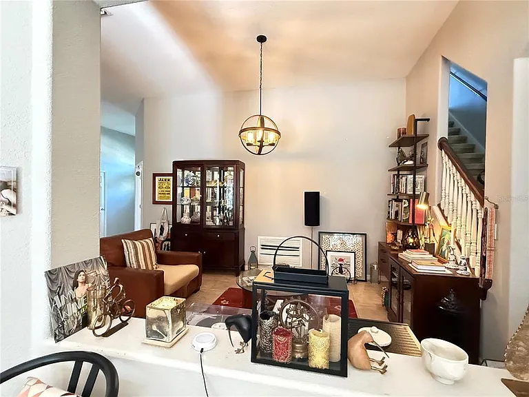 10703 Banfield Dr — Photo 3