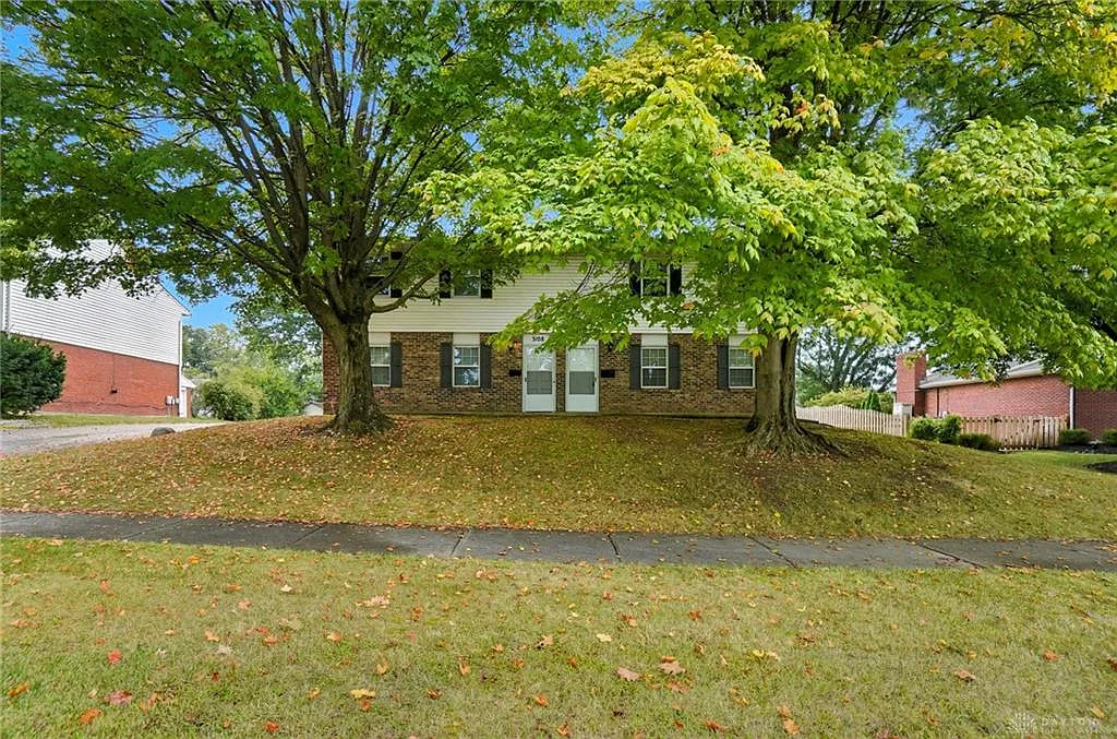 3 bed, 2.5 bath, 1440 sqft, $1,650 — Photo 2