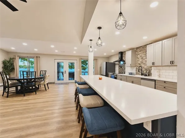 547 Sunrise Acres Point, Sunrise Beach, MO 65079