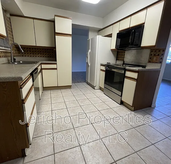 1180 S Kline Way — Photo 22