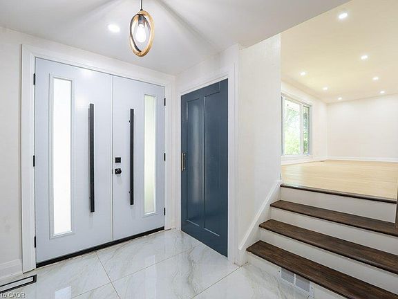 3rd image of 21 Halliwell Dr
