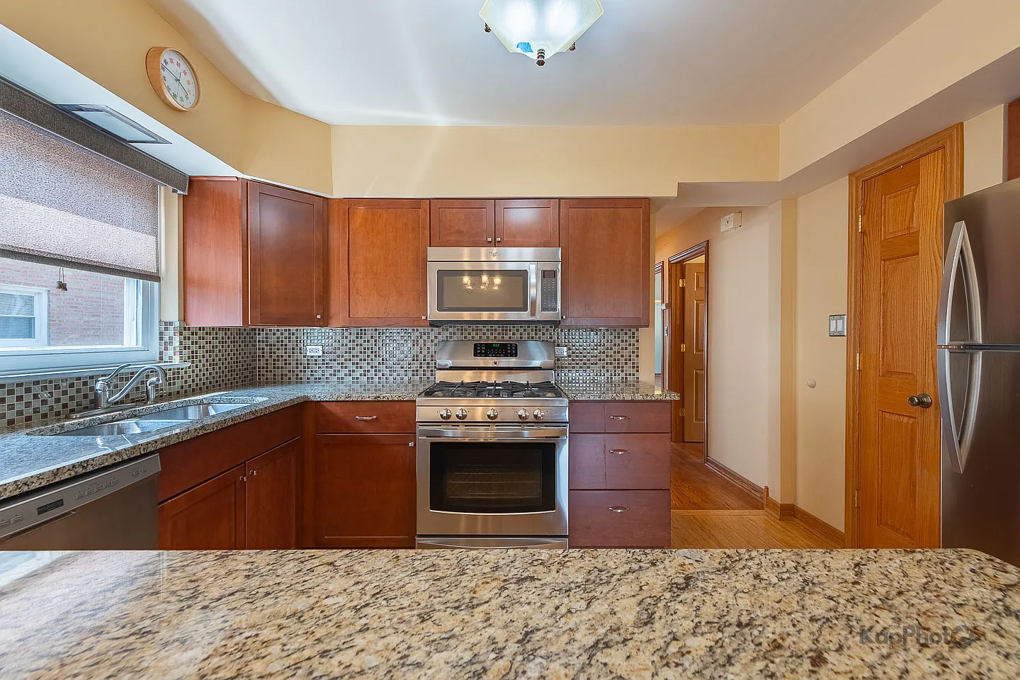 3 bed, 1.5 bath, 1479 sqft, $2,400 — Photo 2