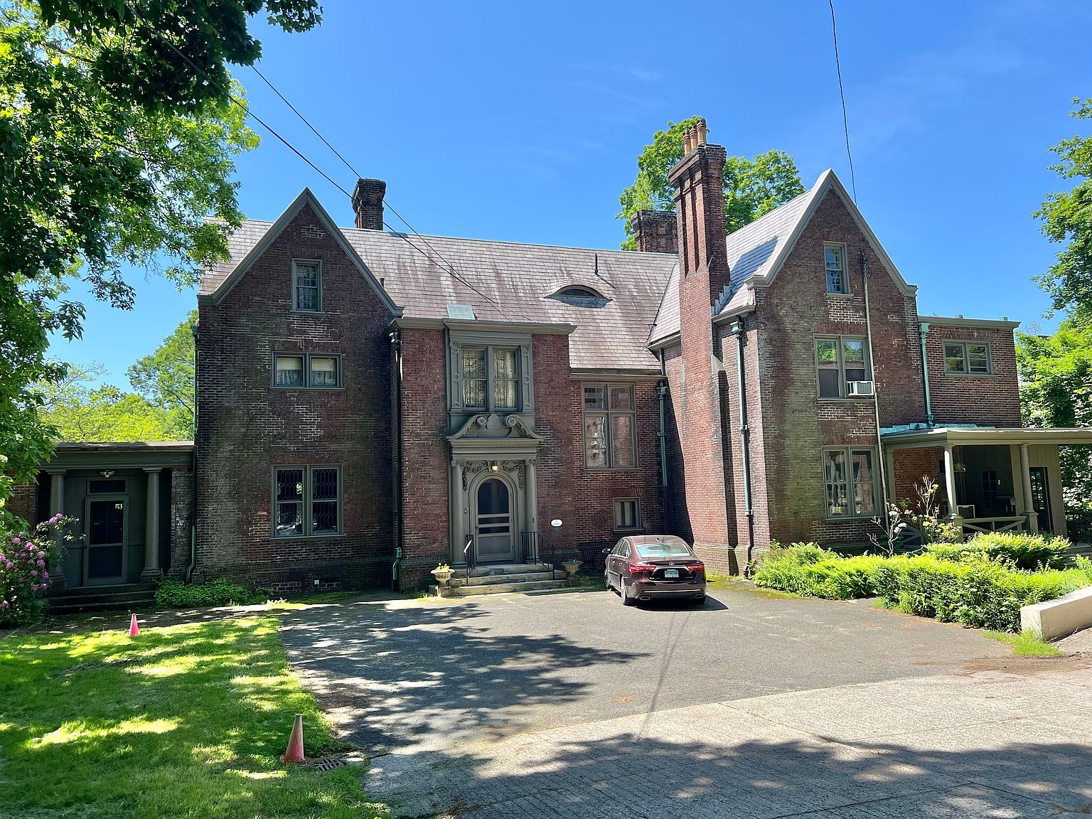 70 Hillside Avenue, Waterbury, CT 06710 | MLS #24130604 | Zillow