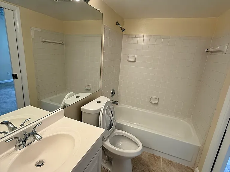 1142 Coral Club Dr #1142 — Photo 8