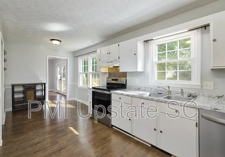 206 Manassas Dr — Photo 9