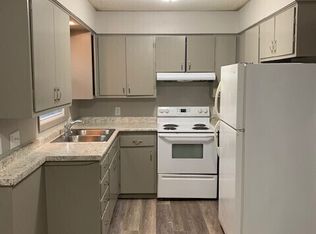 307 E 16th St N APT 3, Newton, IA 50208