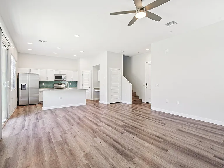 Baseline on 16 — Photo 42