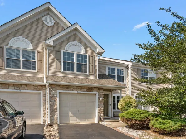 316 Monterey Pl, Newtown, PA 18940