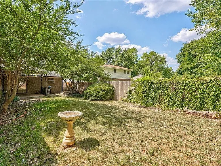 2531 Linden Ave — Photo 18
