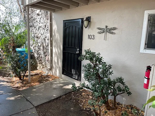 2 bed, 950 sqft, $1,850 — Photo 2