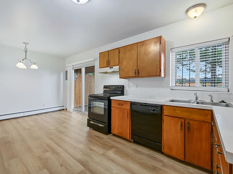 745 Nyssa Dr — Photo 6