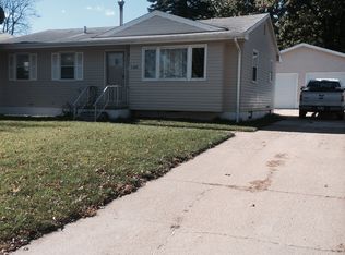3208 S 121st St, Omaha, NE 68144