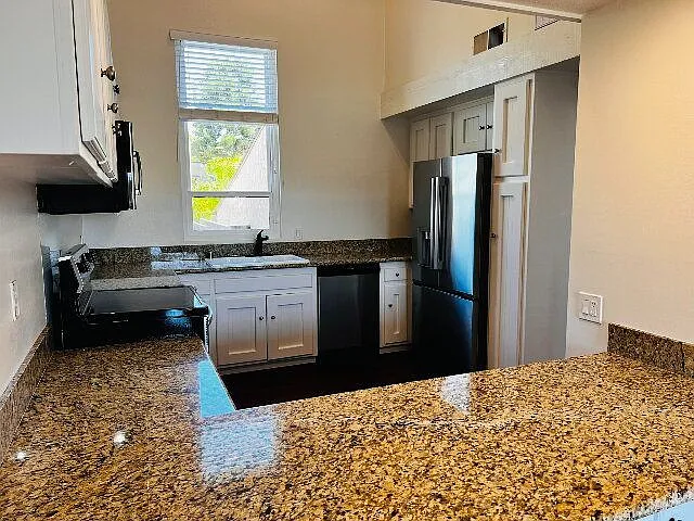 2204 Plaza De Las Flores — Photo 15
