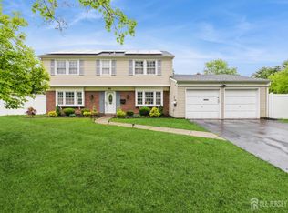 1 Webster Rd, Somerset, NJ 08873