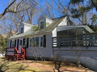 105 Edge Hill Rd, Niantic, CT 06357