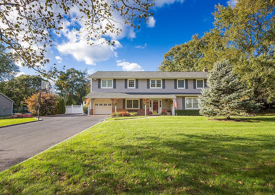 1st image of 33 Frazer Dr