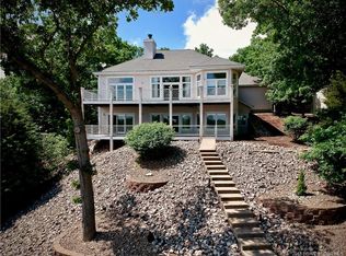 969 Sweetwater Dr, Four Seasons, MO 65049