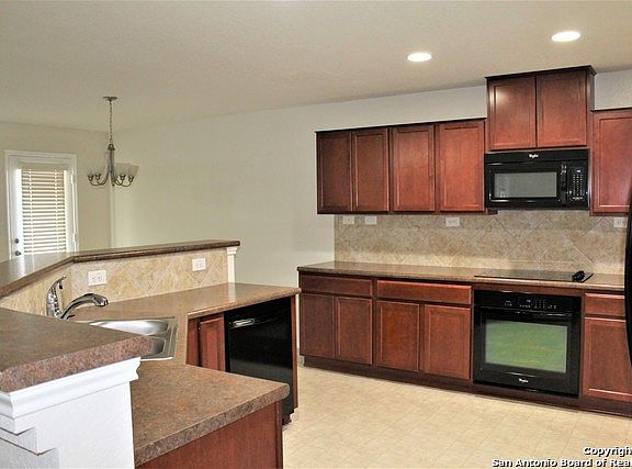 4th image of 320 Gatewood Clf