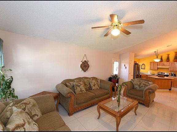 5th image of 12218 Maria Seanes Dr
