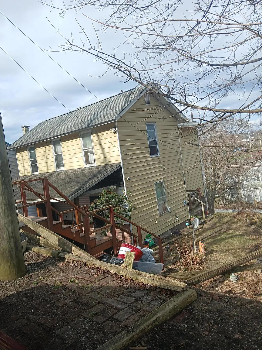 323 E Park Ave photo 1