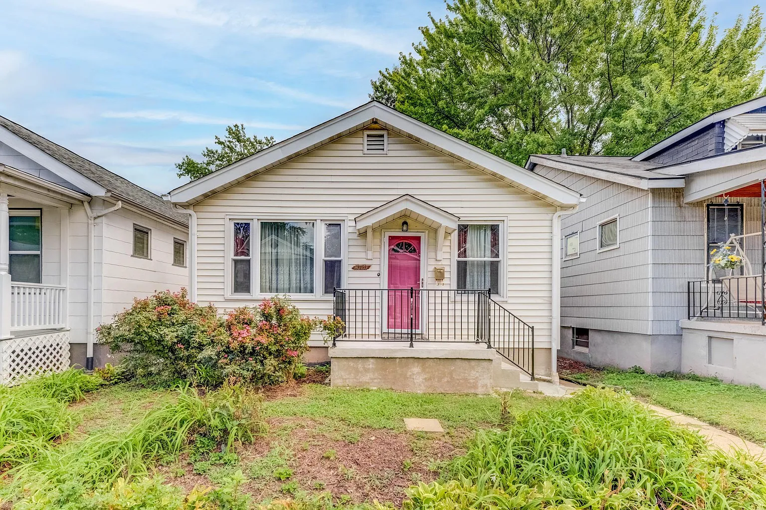 4626 Ray Ave photo 1