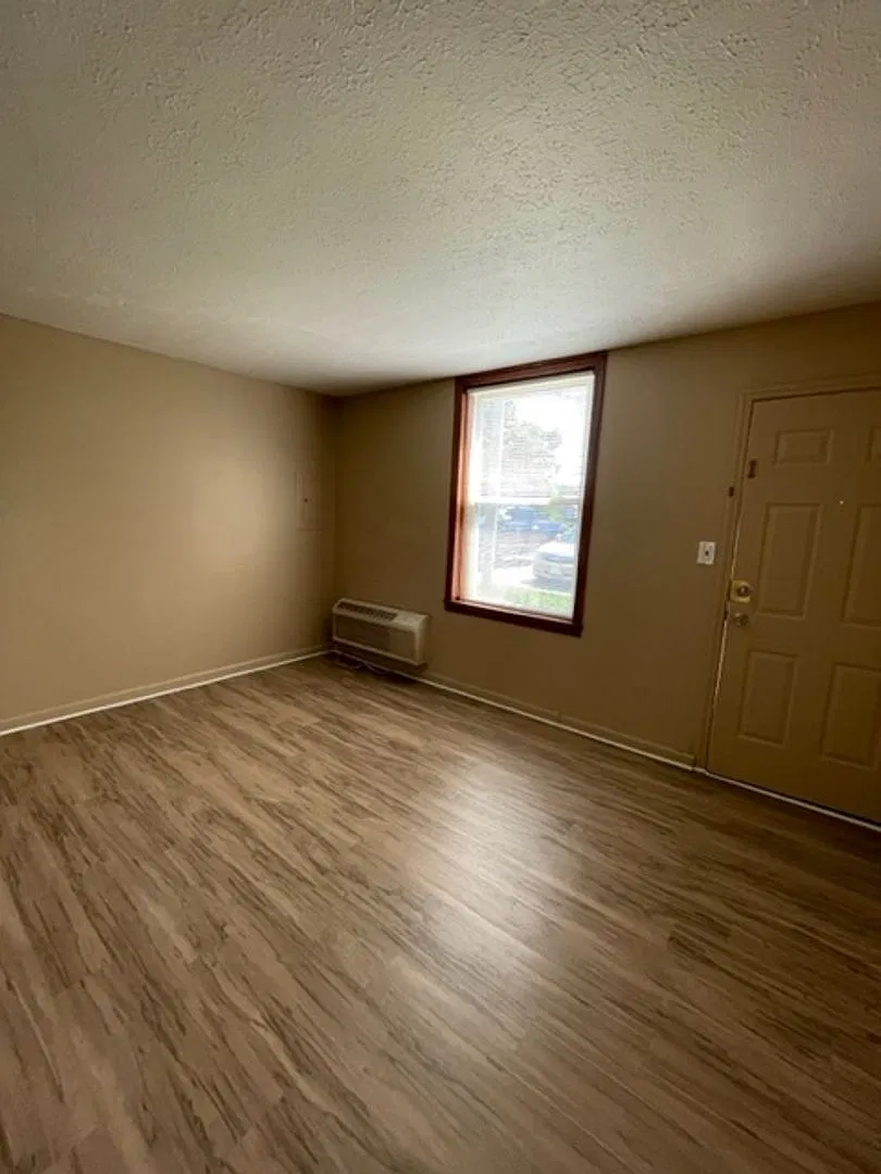 413 S Main Street — Photo 2