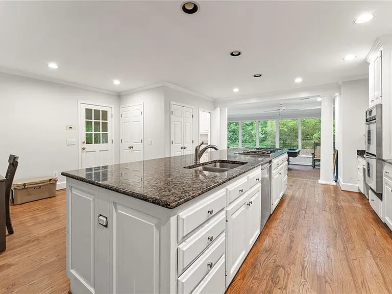 2986 Mornington Dr NW — Photo 11
