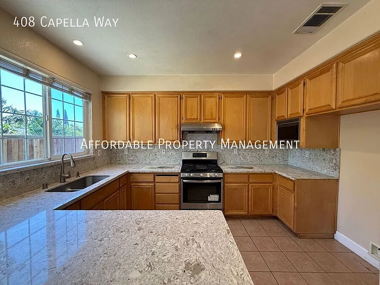 408 Capella Way — Photo 10