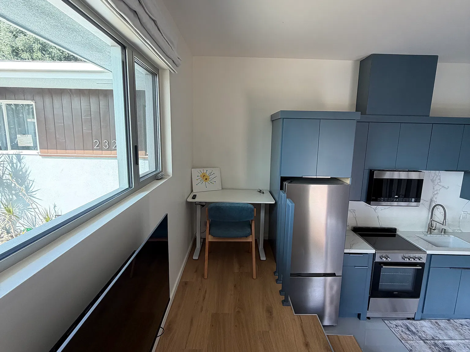 2323 N Indiana Ave — Photo 4