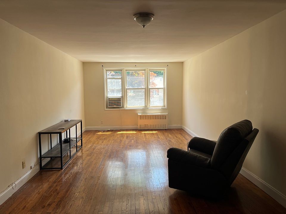 1st image of 709 Warburton Ave APT 4G
