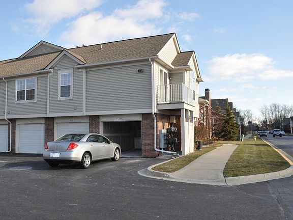 4th image of 15451 Claremont Dr N