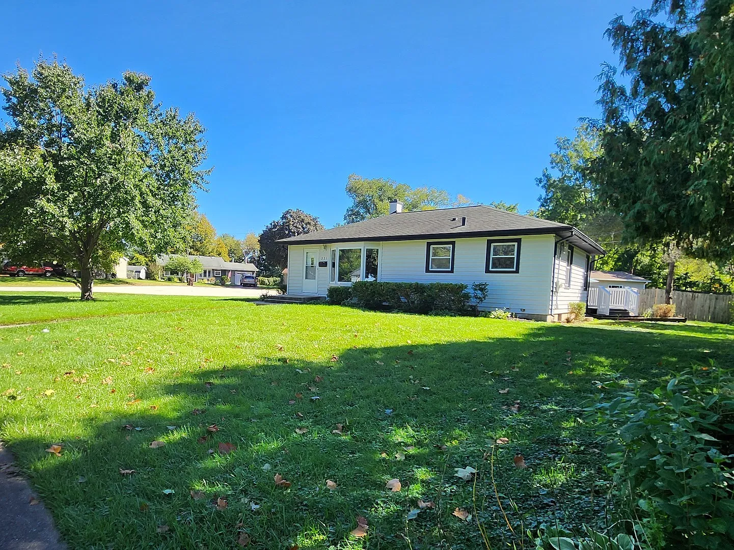 3 bed, 1755 sqft, $2,650 — Photo 2