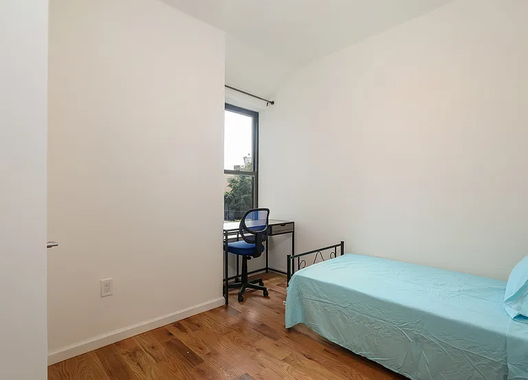 2482 Tiebout Ave #3S — Photo 4