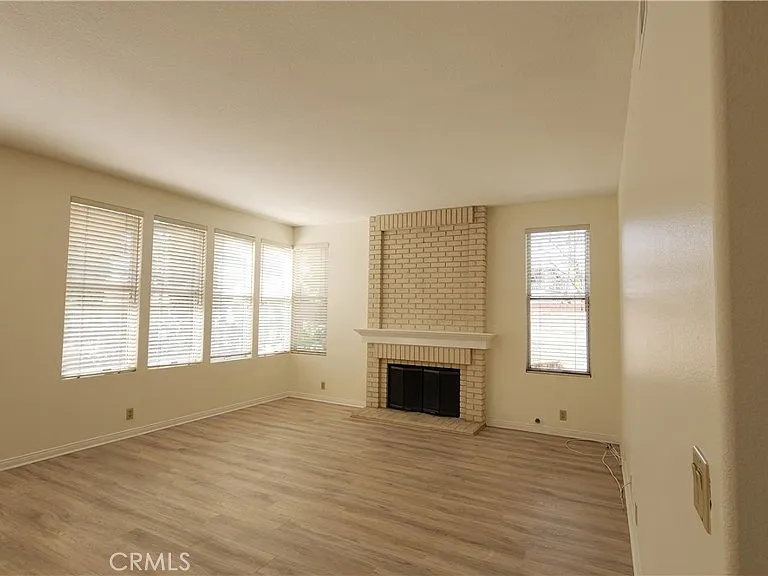 2162 Ventia — Photo 25