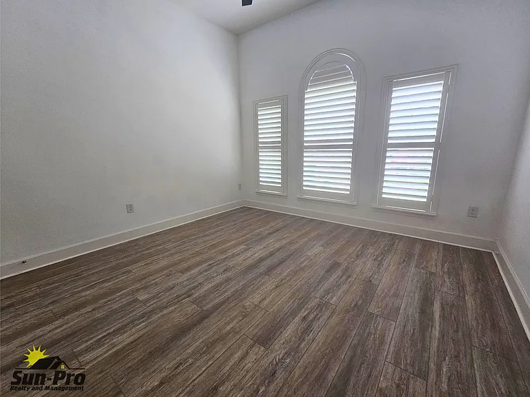 6235 W Fallsgrove Ln — Photo 20