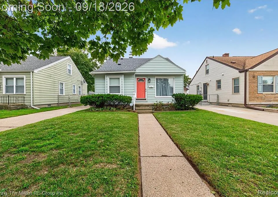 2326 Rowland Ave
