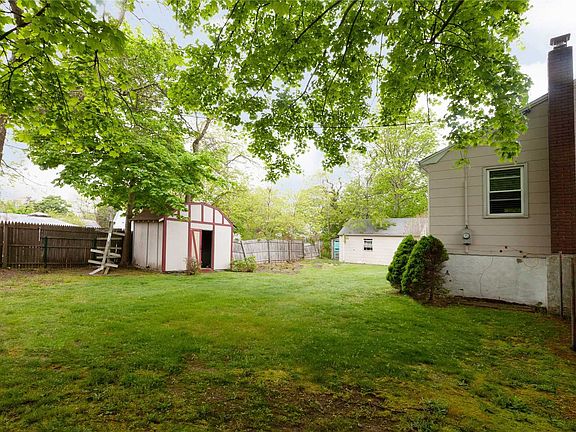 5th image of 142 Bayview Dr